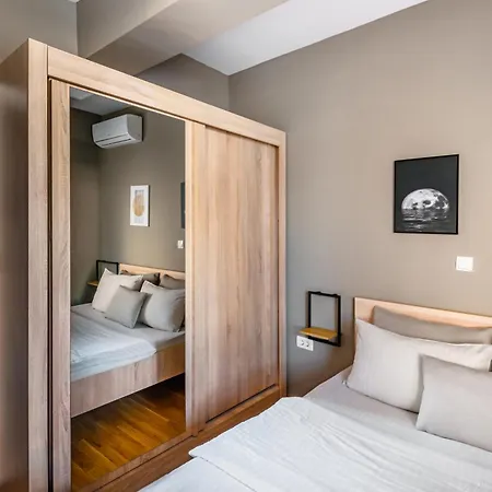 Sofija's Exclusive Parkside 2