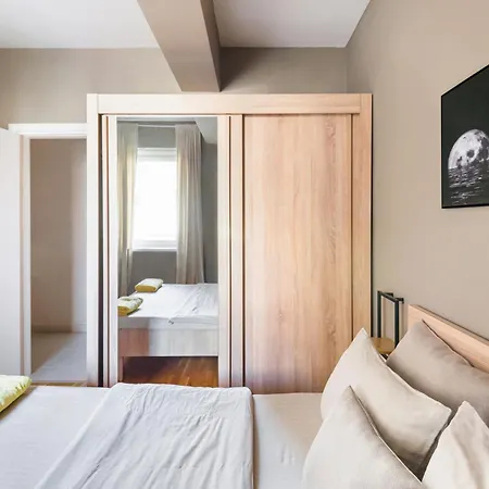 Apartment Sofija's Exclusive Parkside 2 *